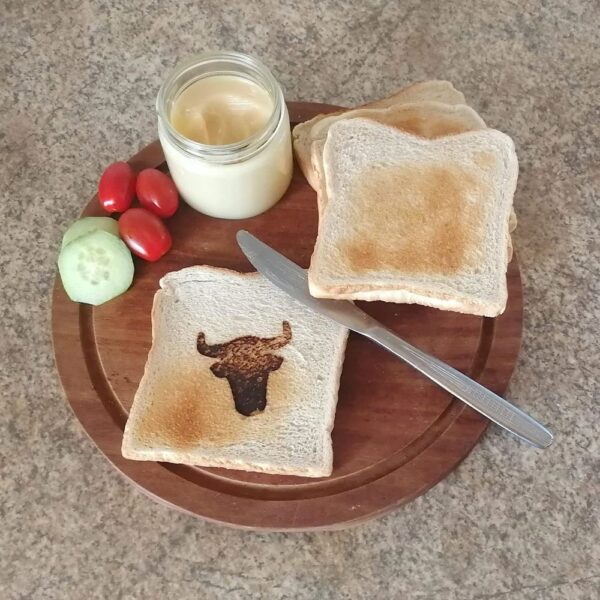 Abdruck Grillbrandeisen "Stierkopf" auf Toastscheibe