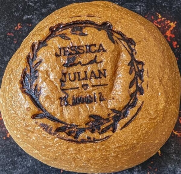 Burger-Brötchen mit personalisiertem Motiv.